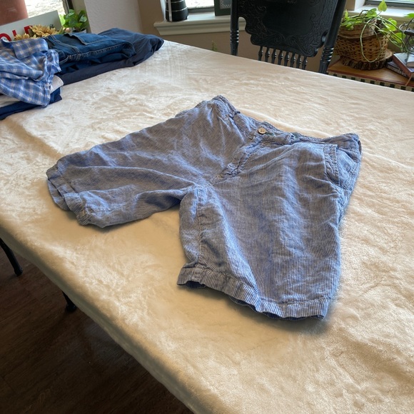 Mens Tommy Bahama Shorts. Size 34. - Picture 3 of 3